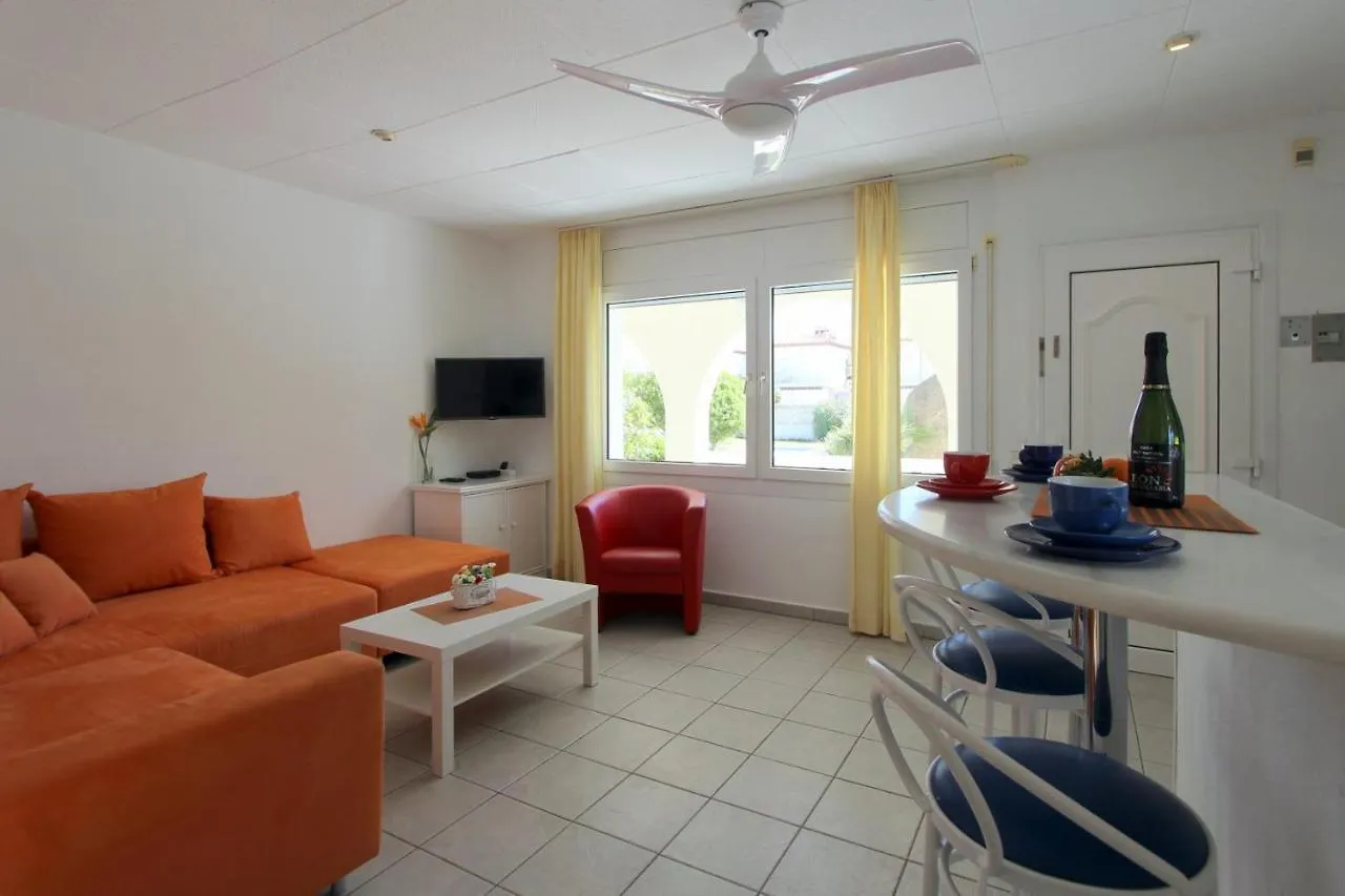 Leon Inmo Apartment Celine - 10413 Empuriabrava Spain