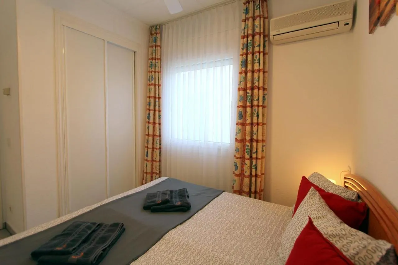 Leon Inmo Apartment Celine - 10413 Empuriabrava