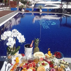 4* Hotel Port Salins By Pierre &